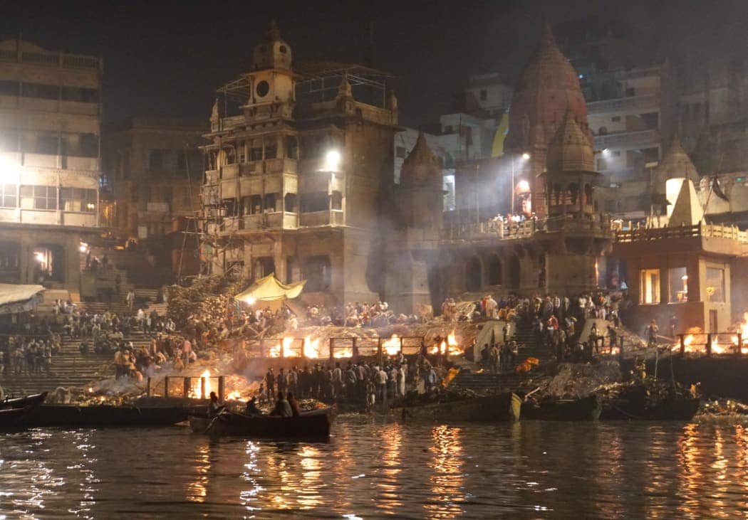 Ceremony with fires on Ganges river